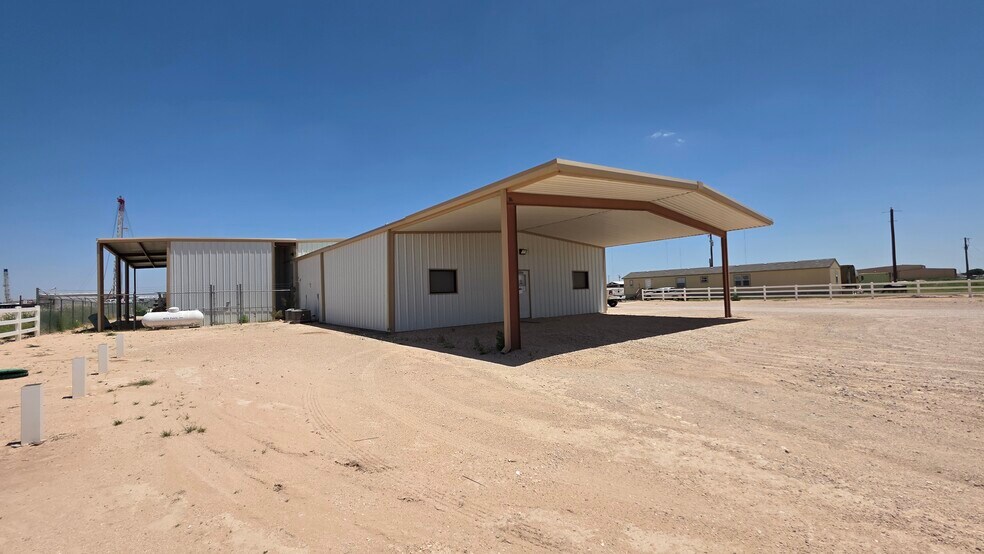 5904 N County Road 1150, Midland, TX à louer - Photo de l’immeuble – Image 3 sur 32