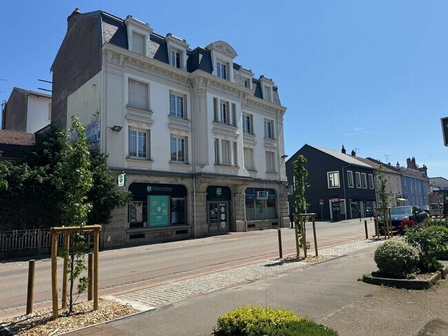 Plus de détails pour Local commercial à louer