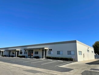 Plus de détails pour 2021-2041 S Lyon St, Santa Ana, CA - Industriel/Logistique à louer