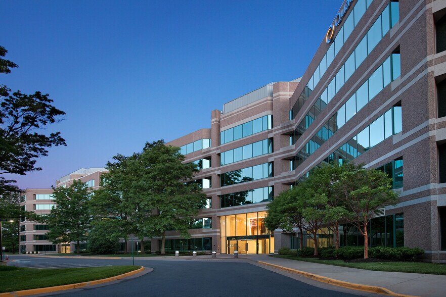 12110 Sunset Hills Rd, Reston, VA à louer - Photo de l’immeuble – Image 1 sur 7