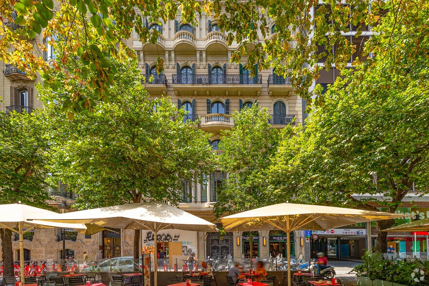 Rambla de Catalunya, 49, Barcelone, Barcelona à louer - Photo de l’immeuble – Image 2 sur 2