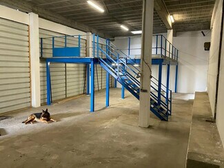 Plus de détails pour Industriel/Logistique à louer