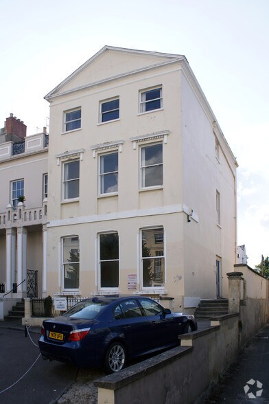 122 Winchcombe St, Cheltenham à louer - Photo de l’immeuble – Image 3 sur 6