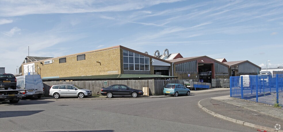 31-31A Robjohns Rd, Chelmsford à louer - Photo de l’immeuble – Image 3 sur 3