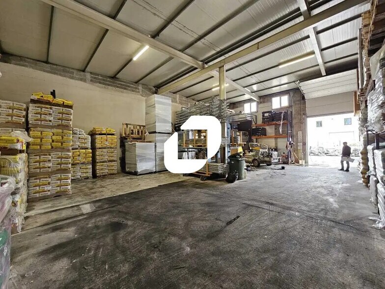 Local d’activités dans Compans à louer - Photo de l’immeuble – Image 3 sur 4