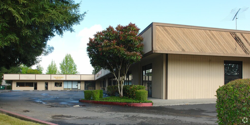 10 Enterprise Dr, Rohnert Park, CA à louer - Photo de l’immeuble – Image 2 sur 7