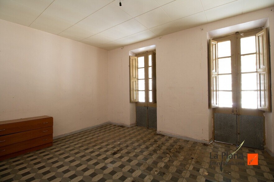 Immeuble residentiel dans Santa Bàrbara, Tarragona à vendre - Photo intérieure – Image 2 sur 5