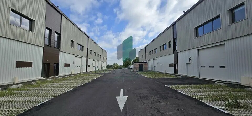 Bureau dans Osny à louer - Photo de l’immeuble – Image 2 sur 18