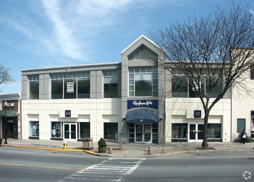 65 S Moger Ave, Mount Kisco, NY à vendre - Photo de l’immeuble – Image 2 sur 11
