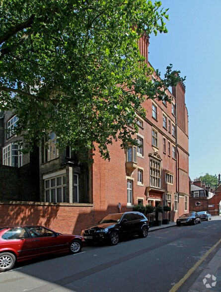 26-26A Cadogan Sq, Londres à louer - Photo de l’immeuble – Image 2 sur 8