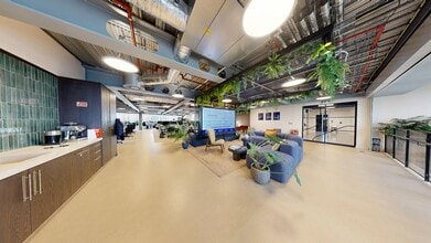 103-105 Bunhill Row, Londres à louer Numérisation 3D Matterport– Image 1 sur 24