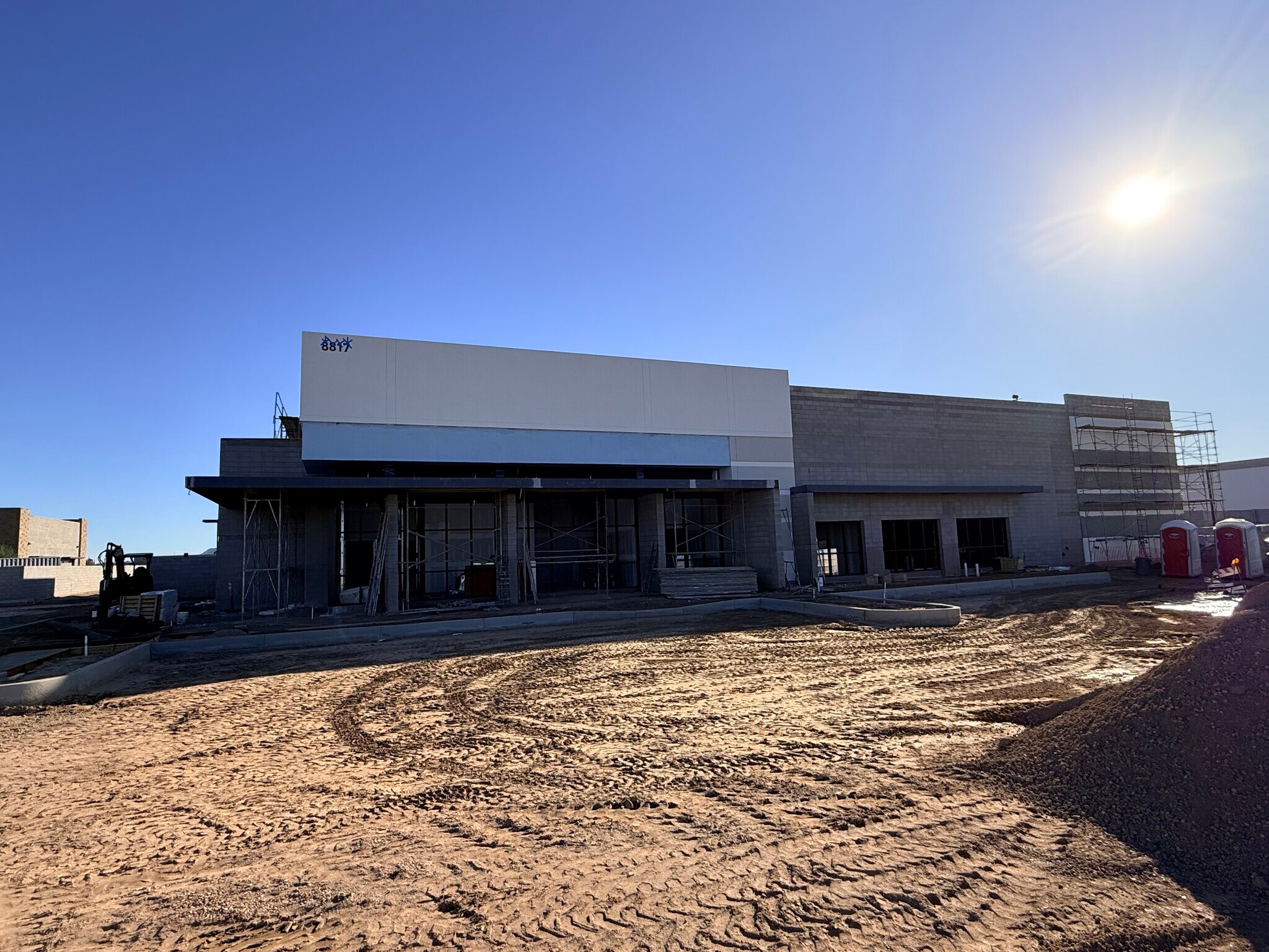 8817 E Pecos Rd, Mesa, AZ à louer Photo de l’immeuble– Image 1 sur 9