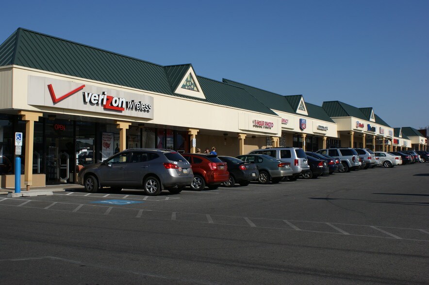 157-195 Lancaster Ave, Ardmore, PA à louer - Photo de l’immeuble – Image 2 sur 4