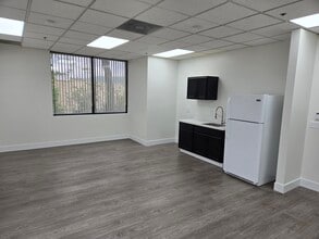 5716 Corsa Ave, Westlake Village, CA à louer Photo intérieure– Image 1 sur 6