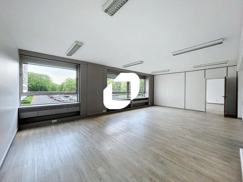 18 Avenue De Flandre, Croix à vendre - Photo de l’immeuble – Image 2 sur 6
