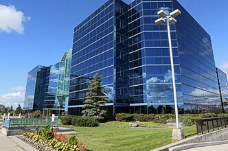 675 Cochrane Dr, Markham, ON à louer Photo de l’immeuble– Image 1 sur 1