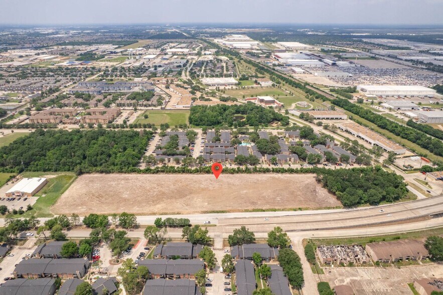 1003 Greens rd, Houston, TX à vendre - Aérien – Image 1 sur 10