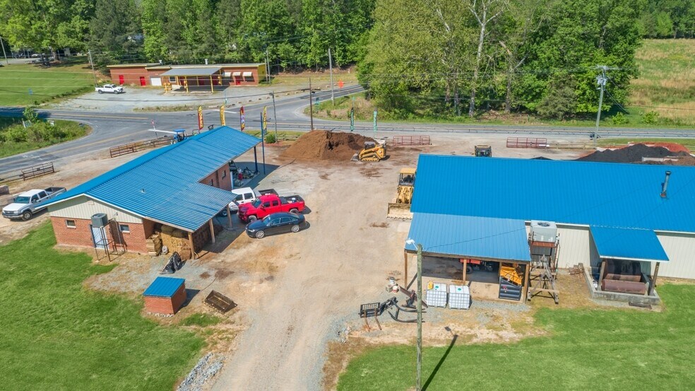 6788 Siler Cty Snow Cp Rd, Siler City, NC à louer - Photo de l’immeuble – Image 2 sur 28