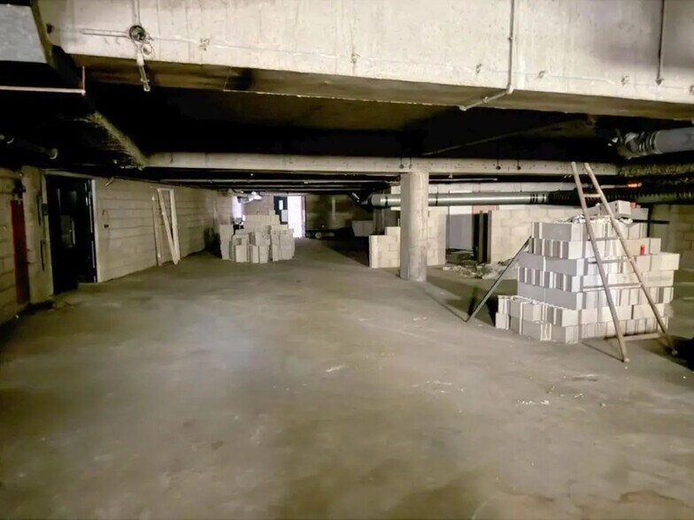 Local commercial dans Maisons-Alfort à vendre - Photo de la construction – Image 2 sur 20