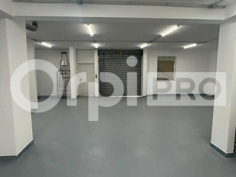 Local d’activités dans Guibeville à louer - Photo intérieure – Image 2 sur 12