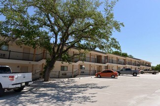 Plus de détails pour 1609 N Hill St, Three Rivers, TX - Logement à vendre