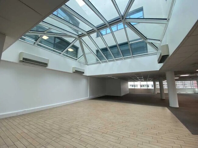 Plus de détails pour 60 Avenue Rockefeller, Lyon - Bureau à louer