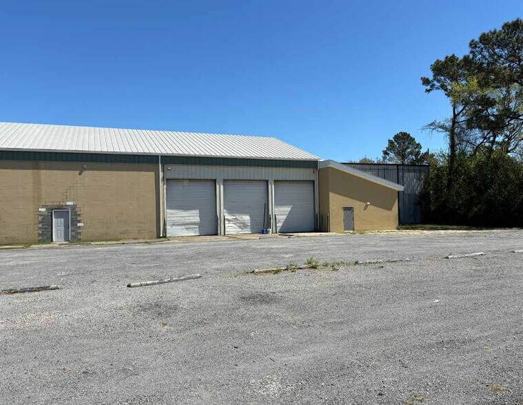 2019 Pittsburgh Ave, North Charleston, SC à louer - Photo de l’immeuble – Image 2 sur 10