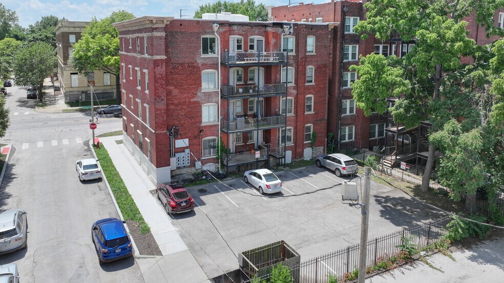 1114 E Armour Blvd, Kansas City, MO à vendre - Photo de l’immeuble – Image 2 sur 59