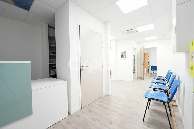 Bureau dans Bourgoin-Jallieu à louer - Photo intérieure – Image 2 sur 6