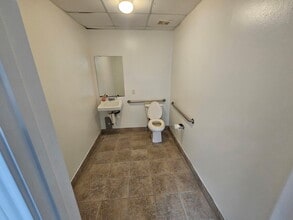 3301 W Davis St, Conroe, TX à louer Autre– Image 1 sur 10