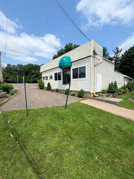 439 Derby Ave, West Haven, CT à vendre - Photo de l’immeuble – Image 1 sur 13