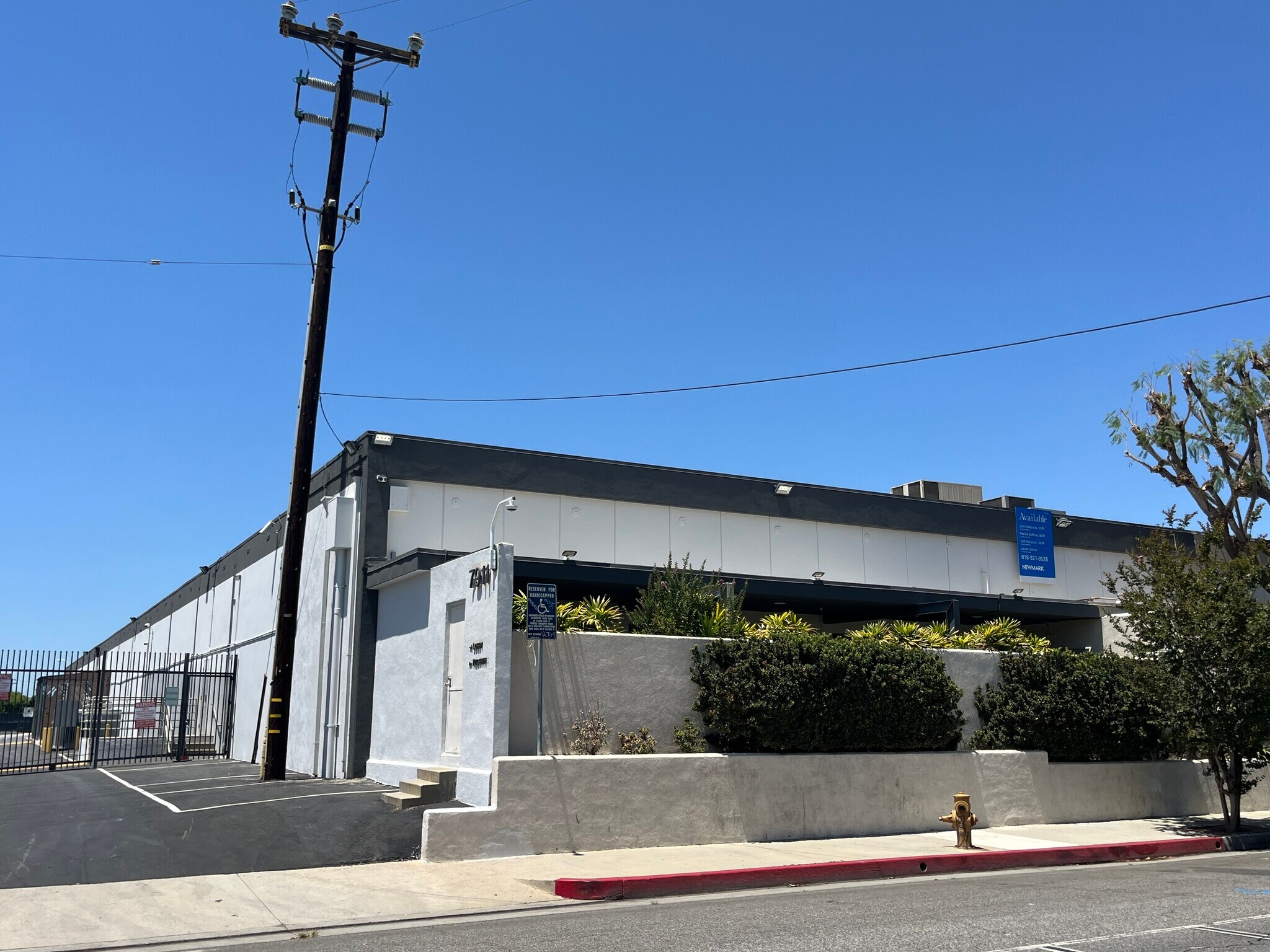 7911-7913 Haskell Ave, Van Nuys, CA à louer Photo de l’immeuble– Image 1 sur 7