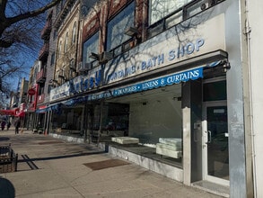 30-34 Steinway St, Astoria, NY à louer Photo de l’immeuble– Image 2 sur 4