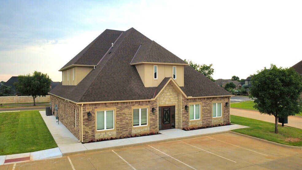 15113 Traditions Lake Pky, Edmond, OK à louer - Photo de l’immeuble – Image 1 sur 8