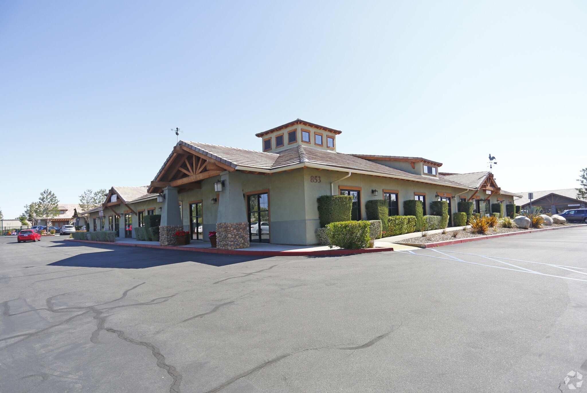 853 Auto Center Dr, Palmdale, CA à louer Photo principale– Image 1 sur 20