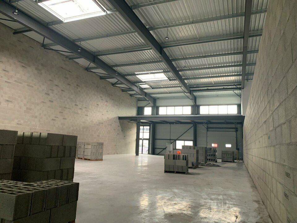 Local d’activités dans Dagneux à louer Photo de l’immeuble– Image 1 sur 23