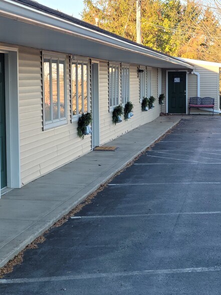 2662 E US Route 20 East, Cazenovia, NY à louer - Photo de l’immeuble – Image 3 sur 6