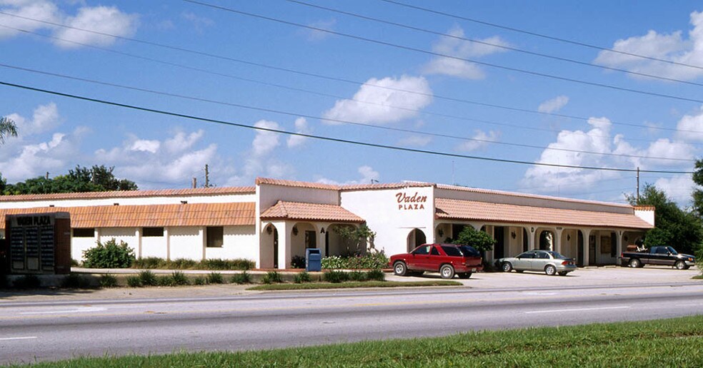 6239 Edgewater Dr, Orlando, FL à louer - Photo principale – Image 2 sur 21