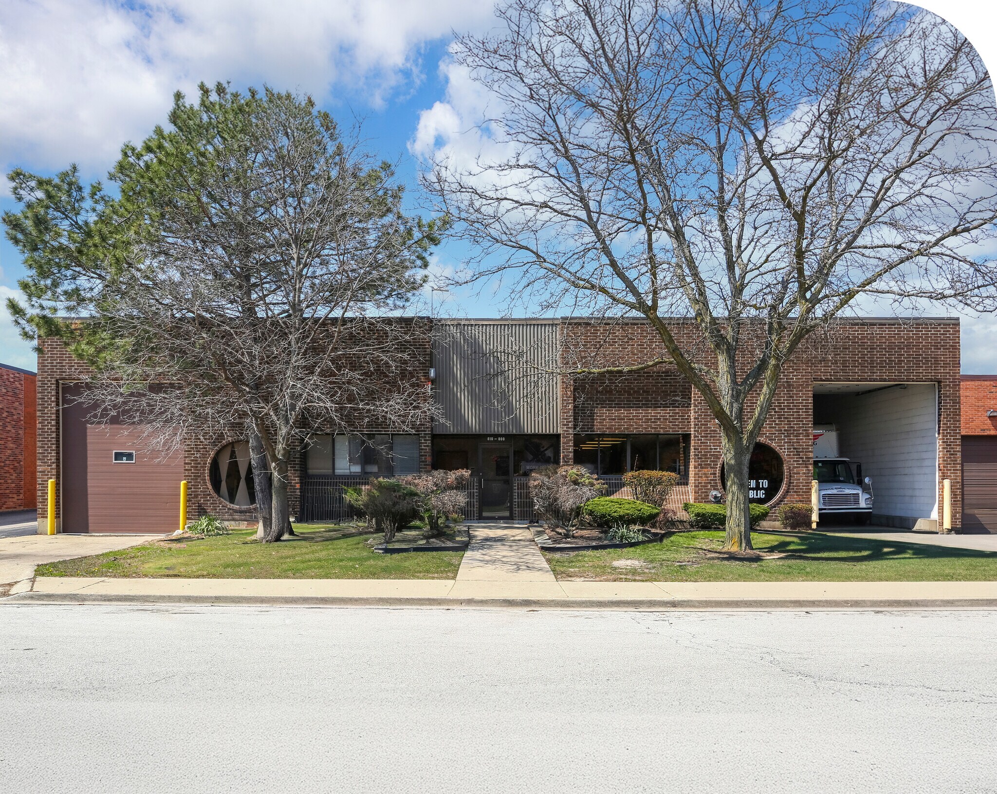 800-810 Bonnie Ln, Elk Grove Village, IL à louer Photo de l’immeuble– Image 1 sur 4