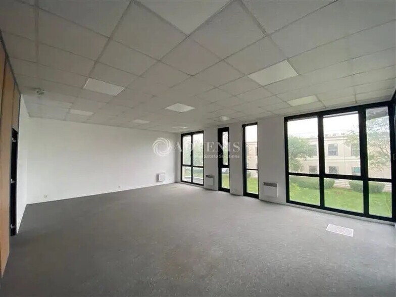 Bureau dans Créteil à louer - Photo de l’immeuble – Image 2 sur 6