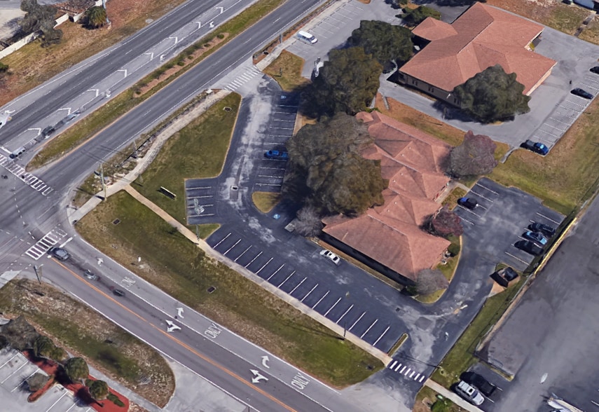 7516 Ridge Rd, Port Richey, FL à louer - Photo principale – Image 1 sur 8