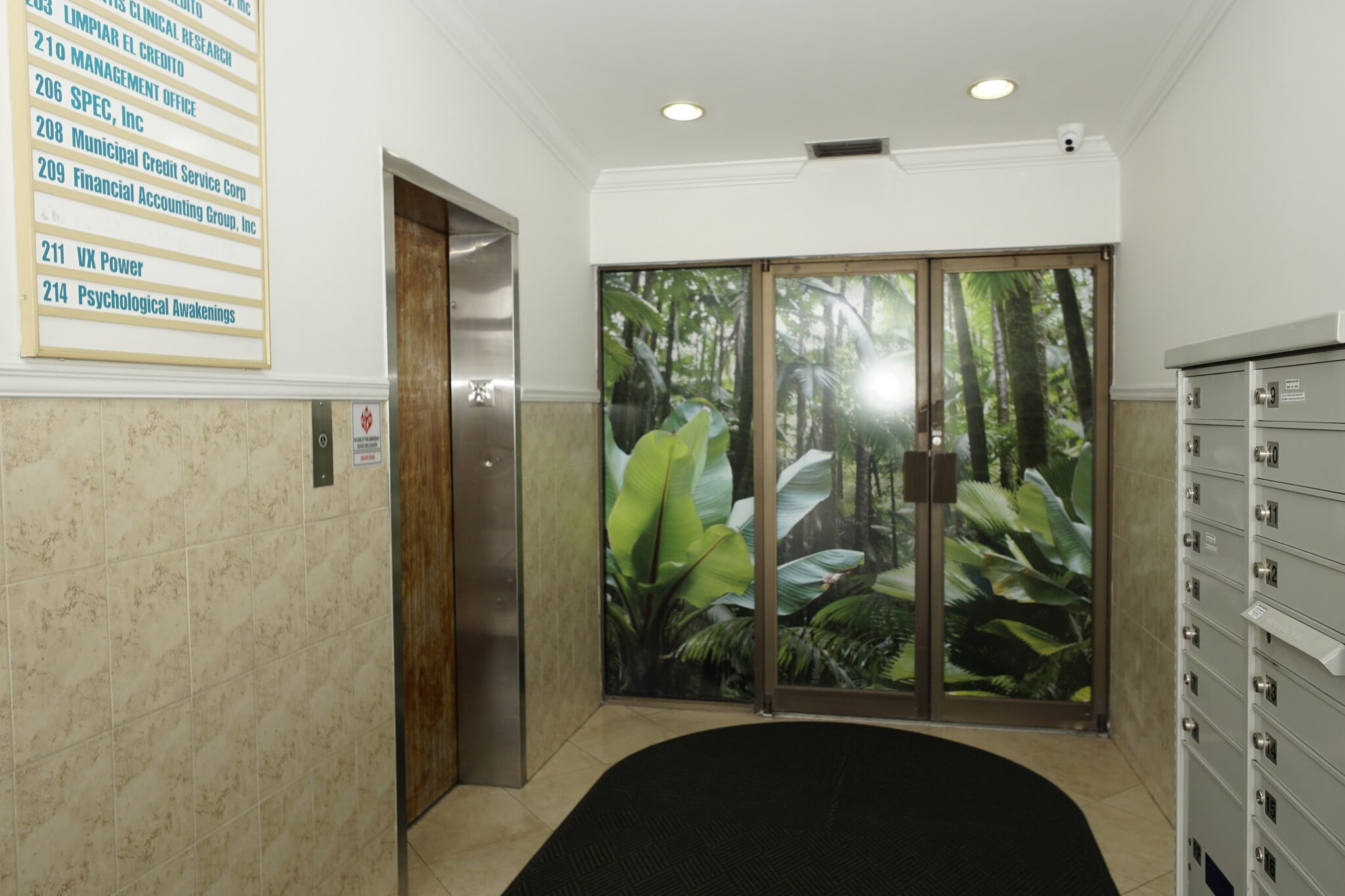 8500-8690 Bird Rd, Miami, FL à louer Hall d’entrée– Image 1 sur 7