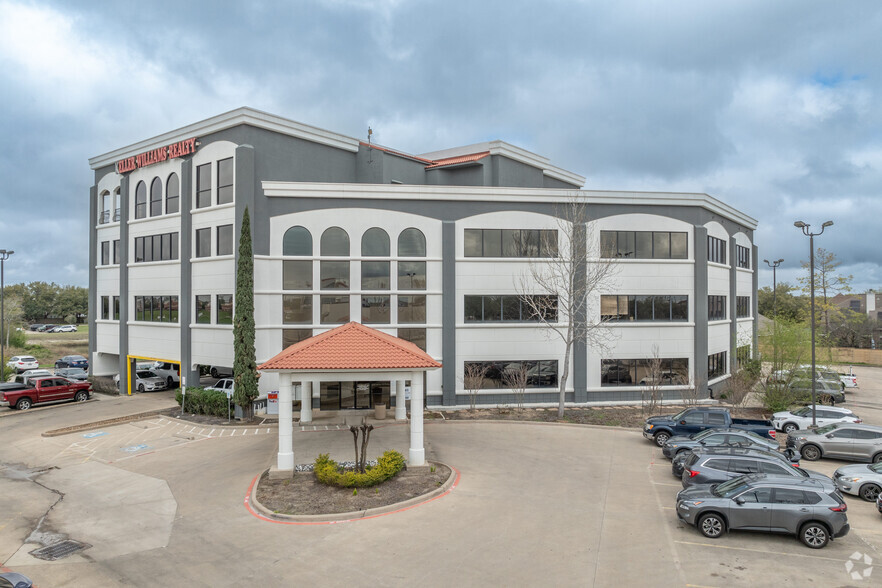 2734 W Sunrise Blvd, Pearland, TX à louer - Photo de l’immeuble – Image 1 sur 15