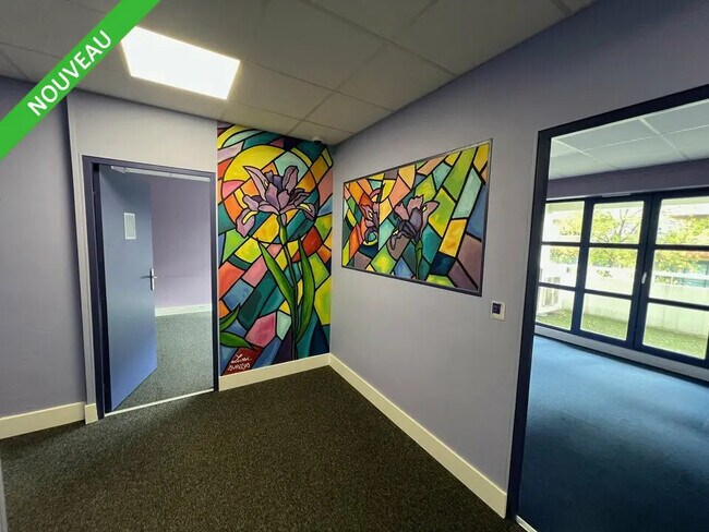 Plus de détails pour Bureau à vendre