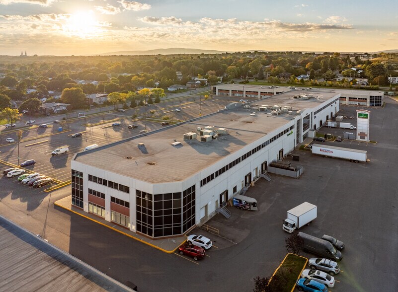 2800 Av Saint-Jean-Baptiste, Québec, QC à louer - Photo de l’immeuble – Image 3 sur 10