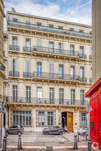 Bureau dans Marseille à vendre - Photo principale – Image 1 sur 3
