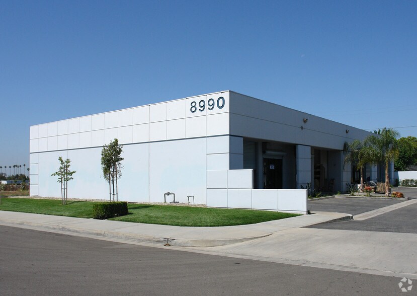 8990 Cottage Ave, Rancho Cucamonga, CA à vendre - Photo de l’immeuble – Image 2 sur 3