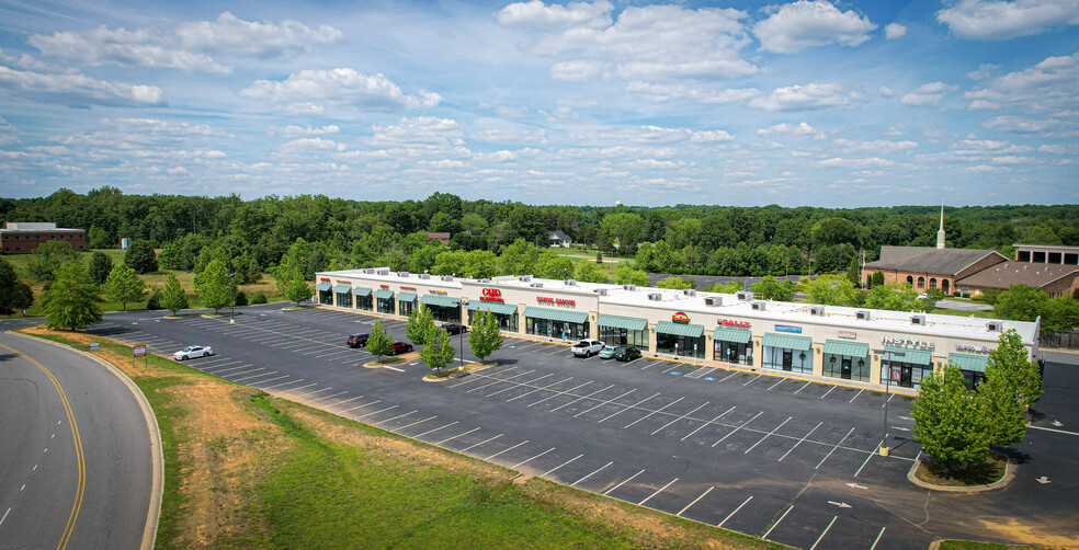 660 S Pierce St, Eden, NC à louer - Photo de l’immeuble – Image 1 sur 4