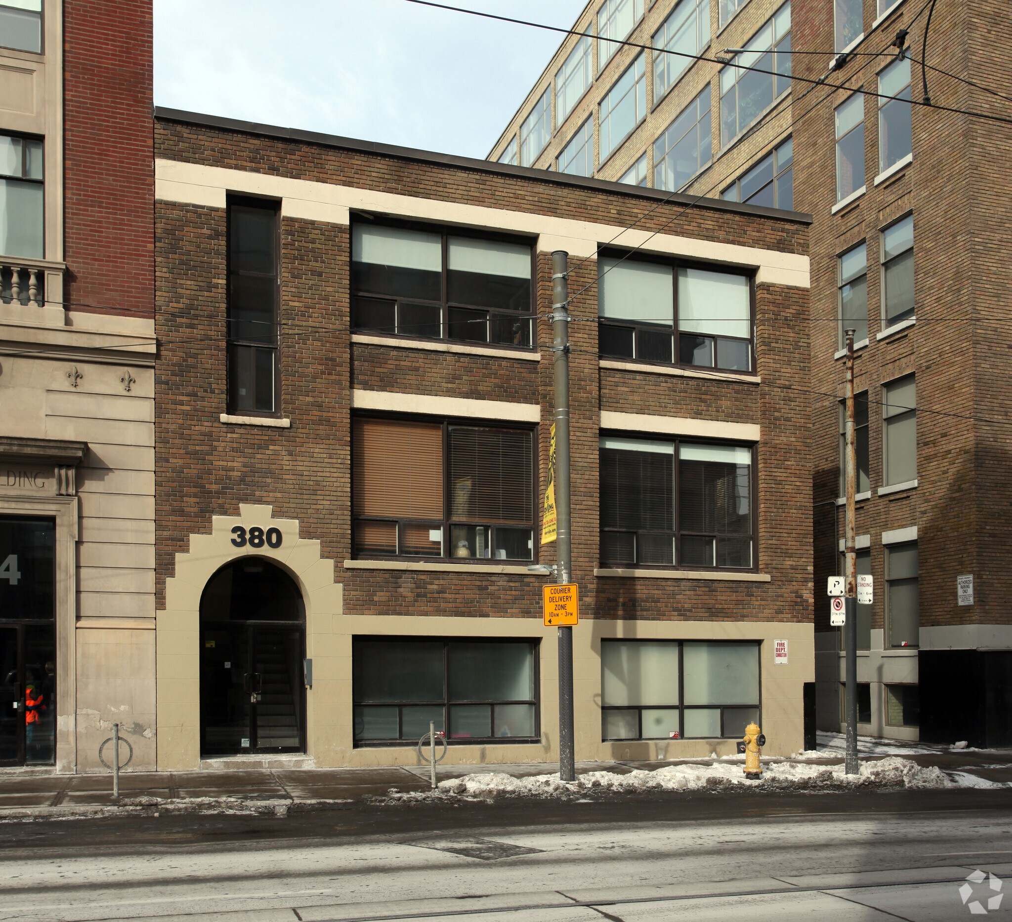 380 Adelaide St W, Toronto, ON à louer Photo principale– Image 1 sur 5