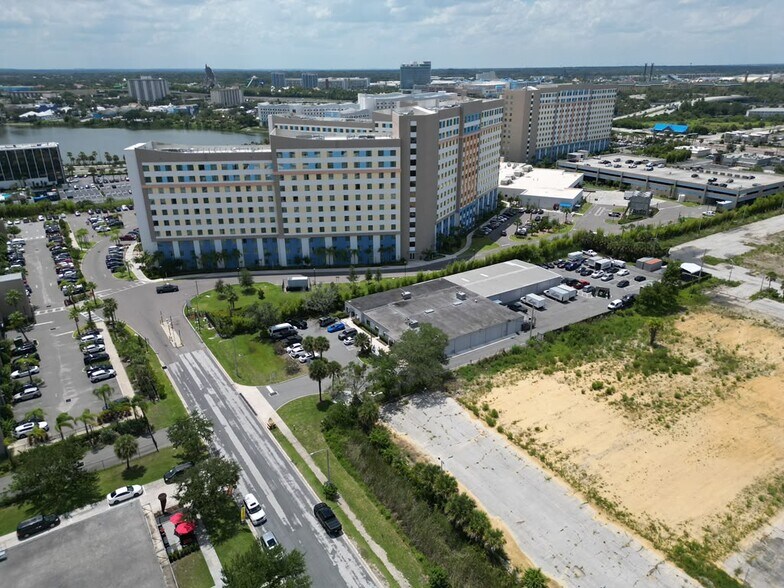 5925 Precision Dr, Orlando, FL à louer - Photo de l’immeuble – Image 1 sur 13